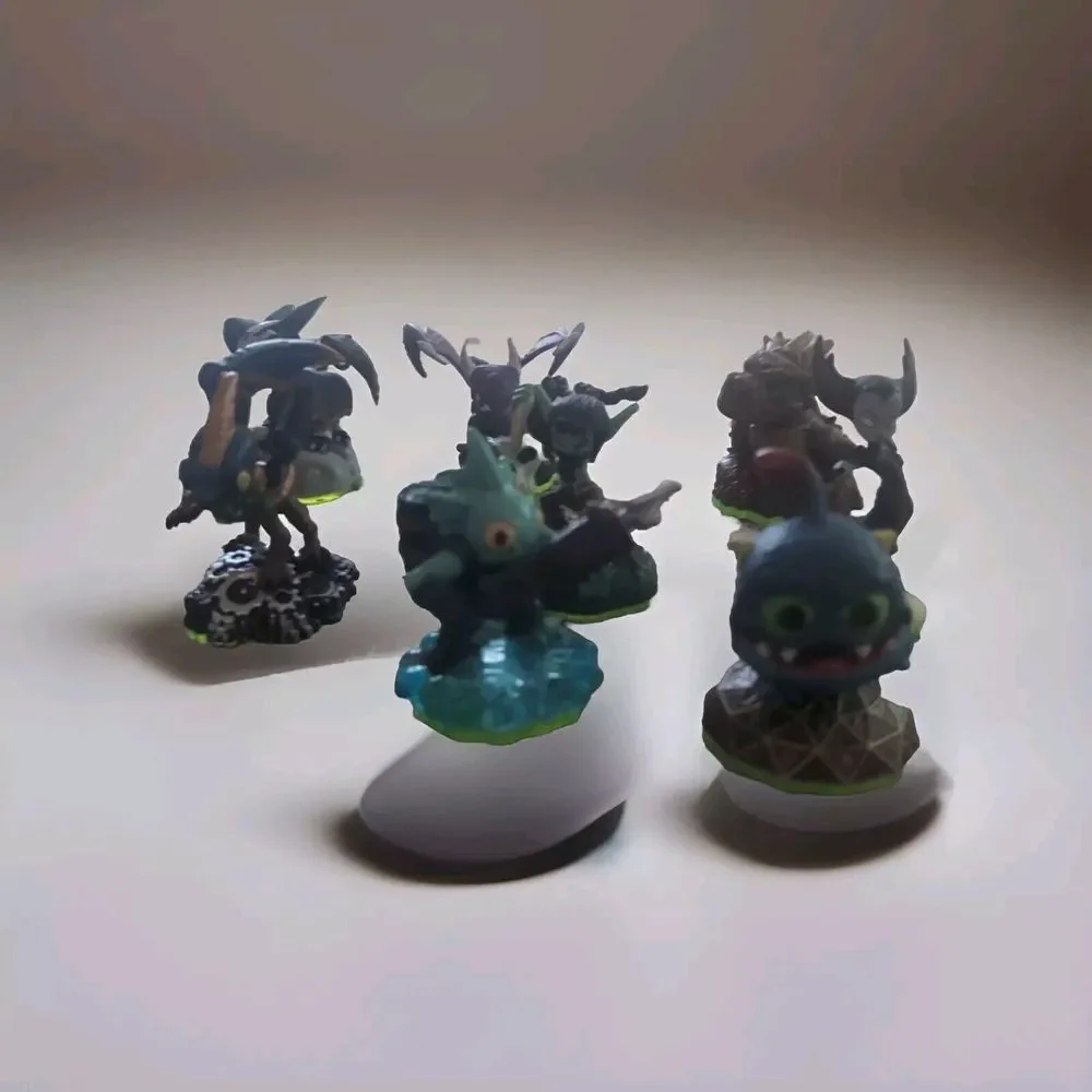 Skylanders Spyros  Figurine Lot of 8 Bundle Green Bottom‎